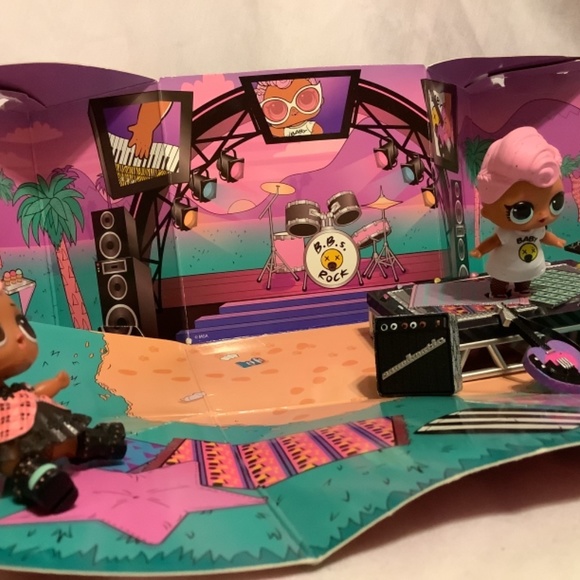 LOL Surprise Furniture Series 2 Grunge Grrl  Music Festival - Picture 6 of 11